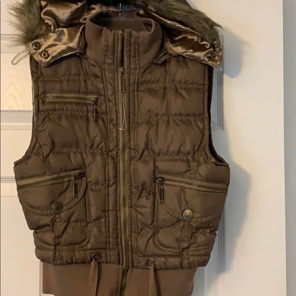 Girls puff vest NWOT - Picture 4 of 5